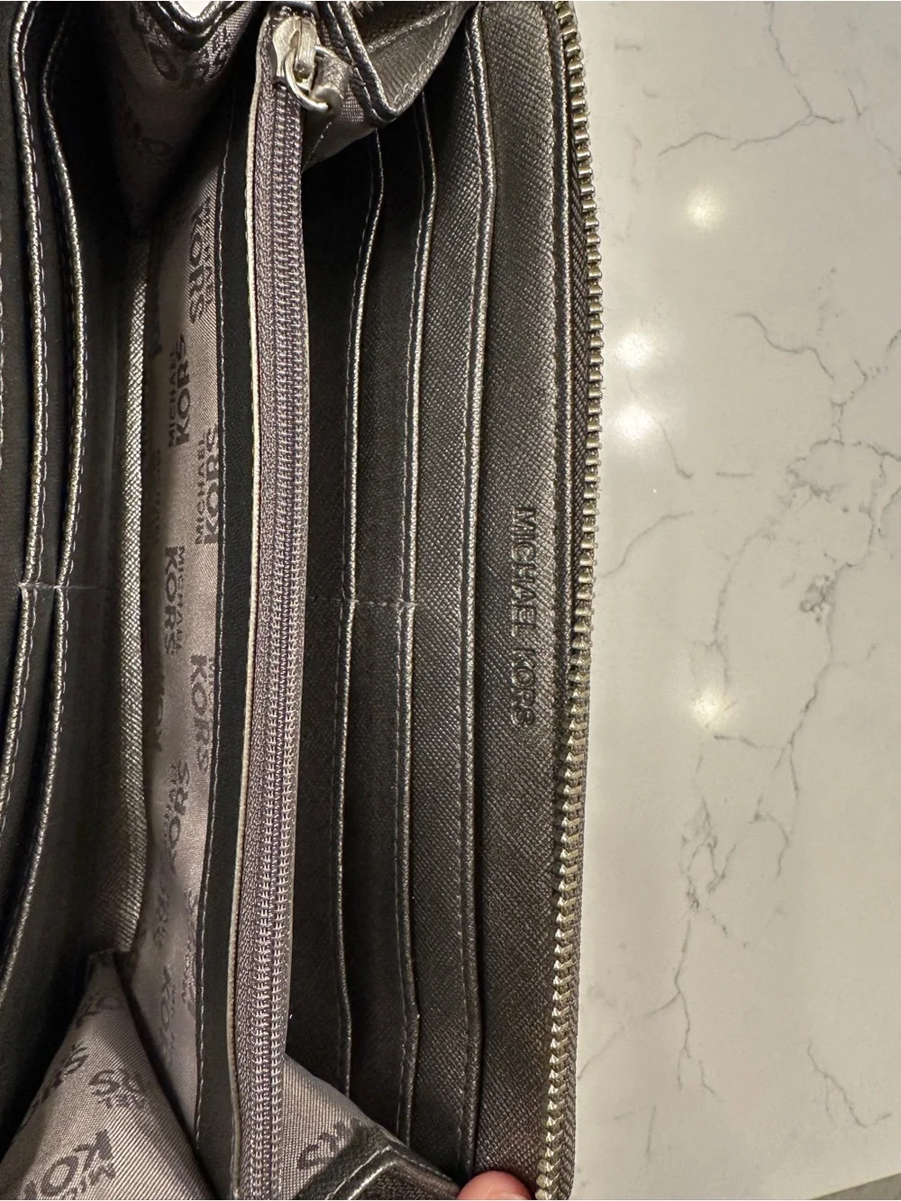 Michael Kors Wallet - reflective silver/bronze color